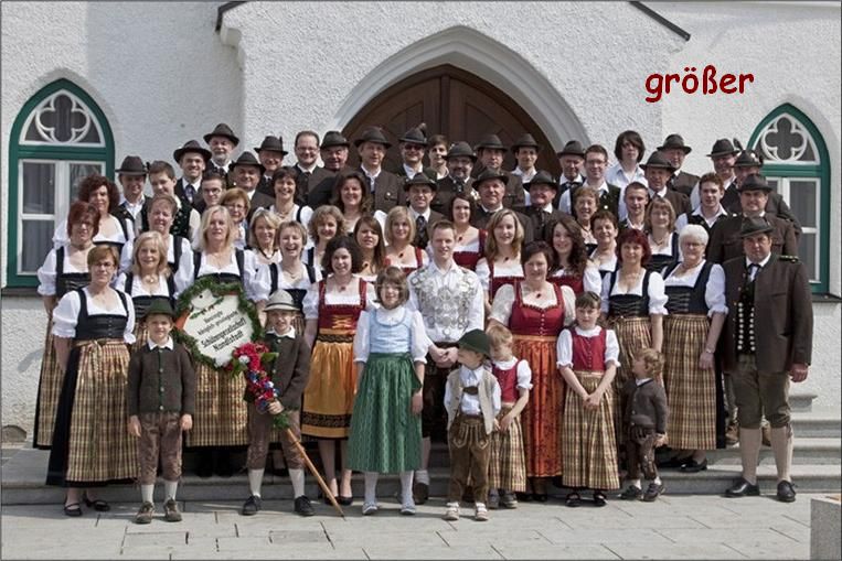 Gruppenfoto vor dem Rathaus Nandlstadt